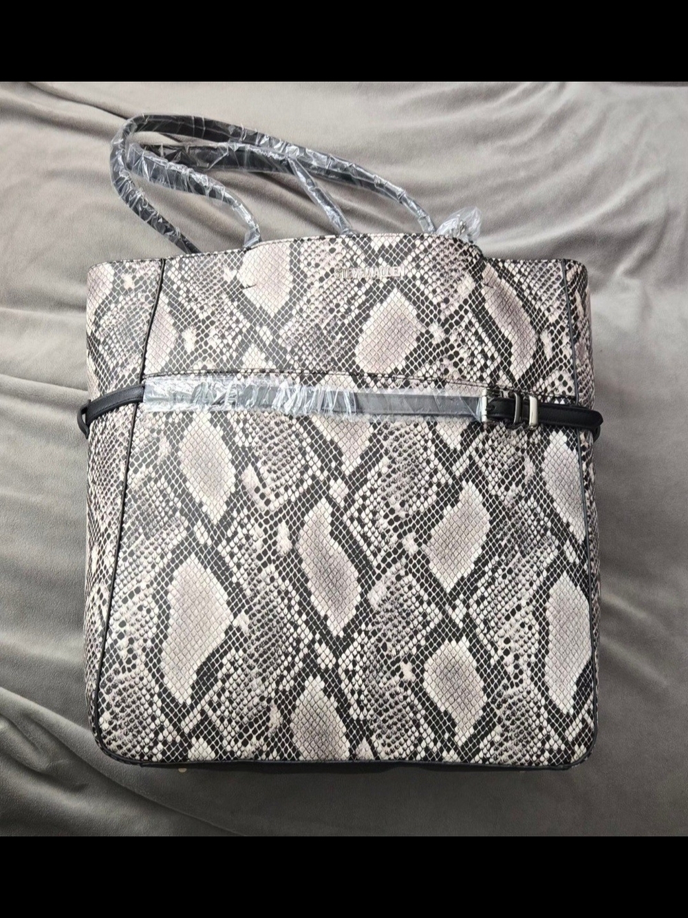 Steve Madden Kendraa Tote With Pouch #1236 - Picture 1 of 10